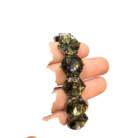 Dillards green crystal elastic bracelet - Picture 3 of 4